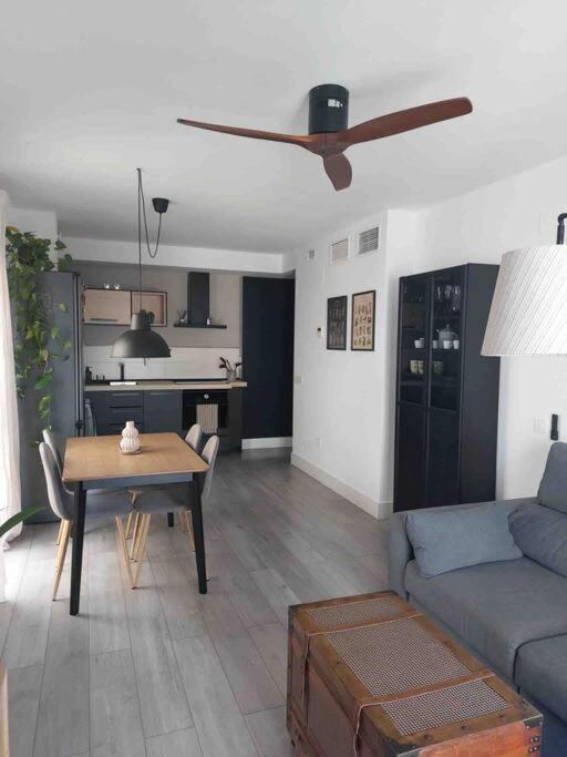 מאלגה Cozy Apartment מראה חיצוני תמונה